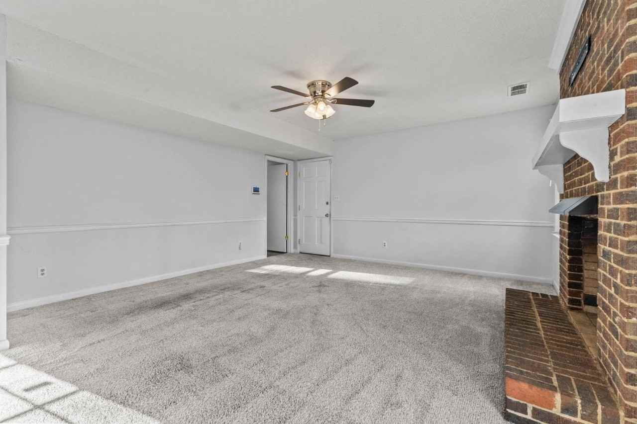 6257 Lakehaven Dr #694 - Photo 7 of 34