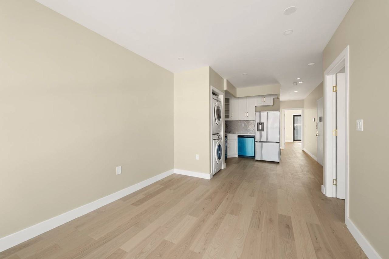 458 Decatur St #3 - Photo 4 of 12