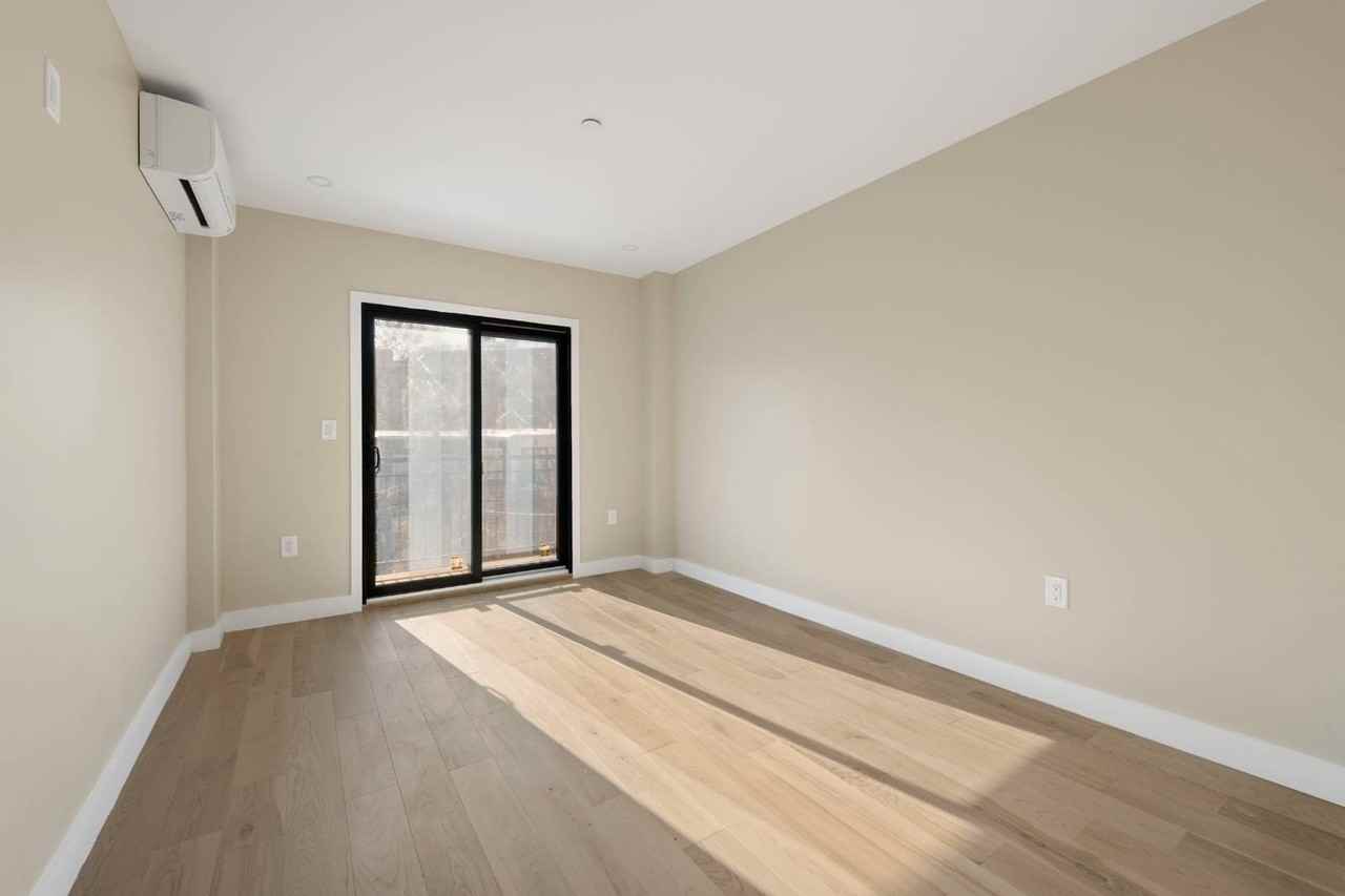 458 Decatur St #3 - Photo 5 of 12