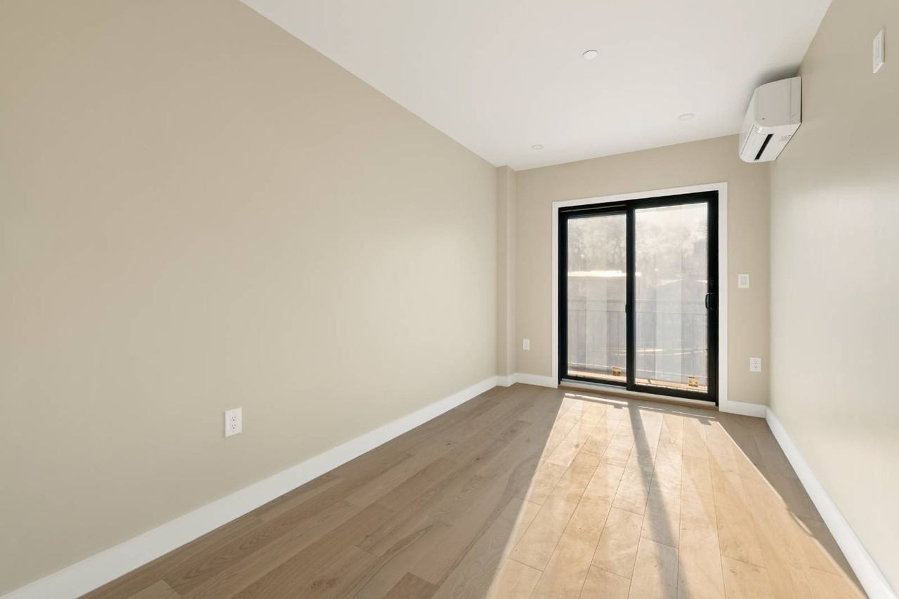 458 Decatur St #3 - Photo 6 of 12