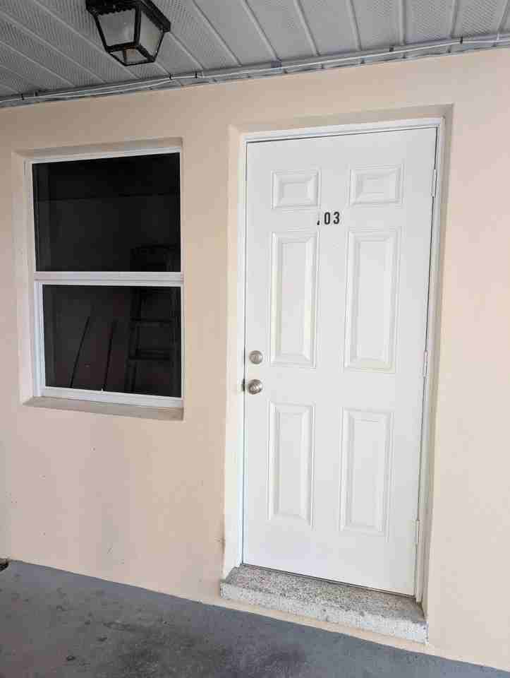 815 Nw River Shores Blvd #103 - Photo 2 of 19