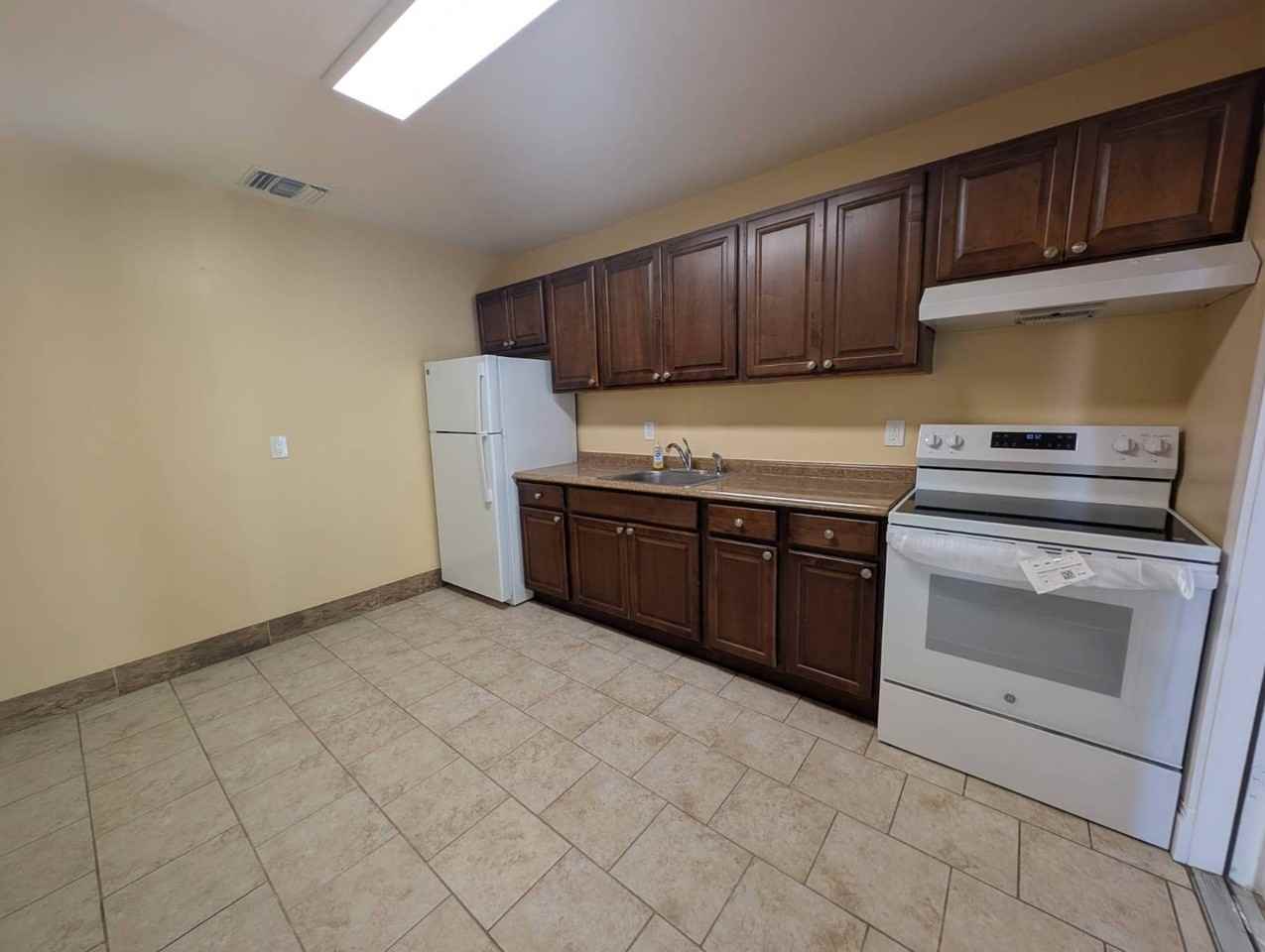 815 Nw River Shores Blvd #103 - Photo 4 of 19