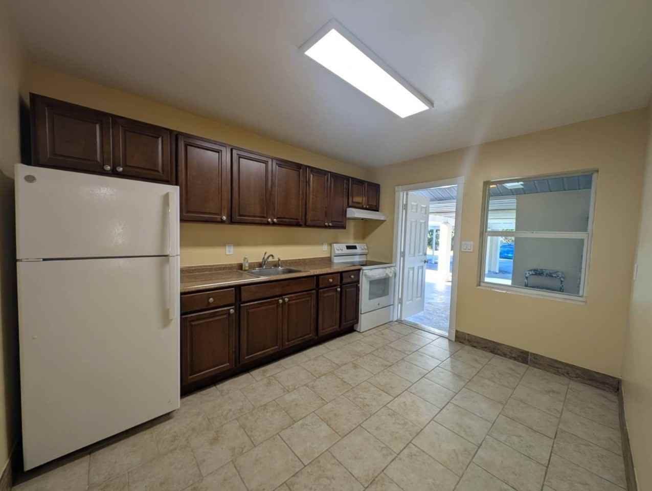 815 Nw River Shores Blvd #103 - Photo 5 of 19