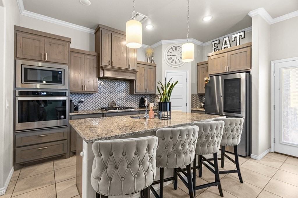 5304 Congress St - Photo 4 of 32