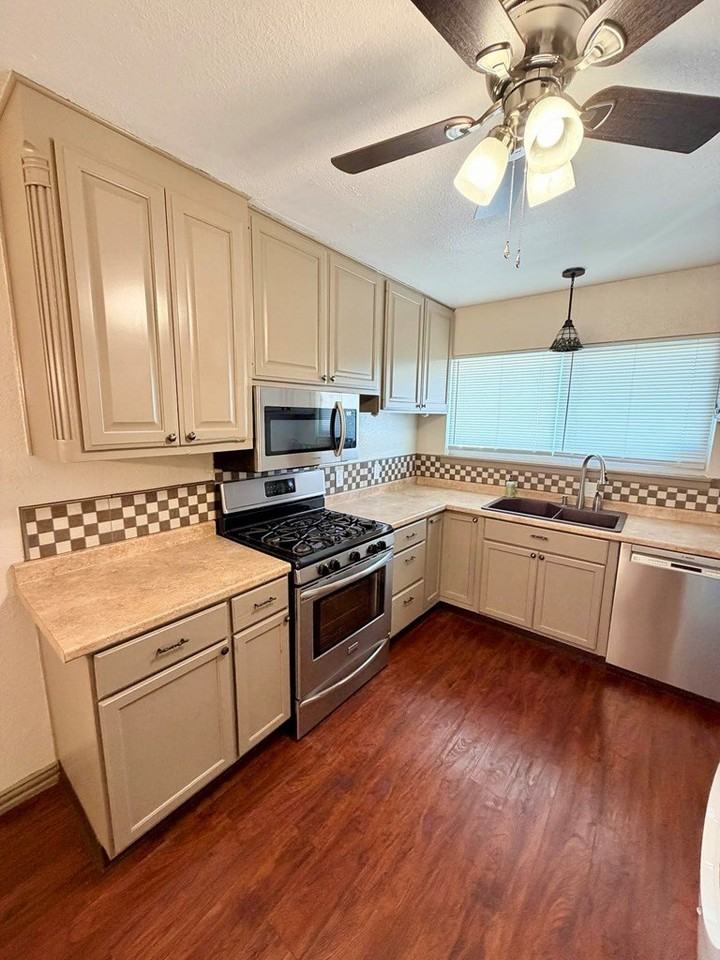 3701 Spruce Ave - Photo 7 of 14