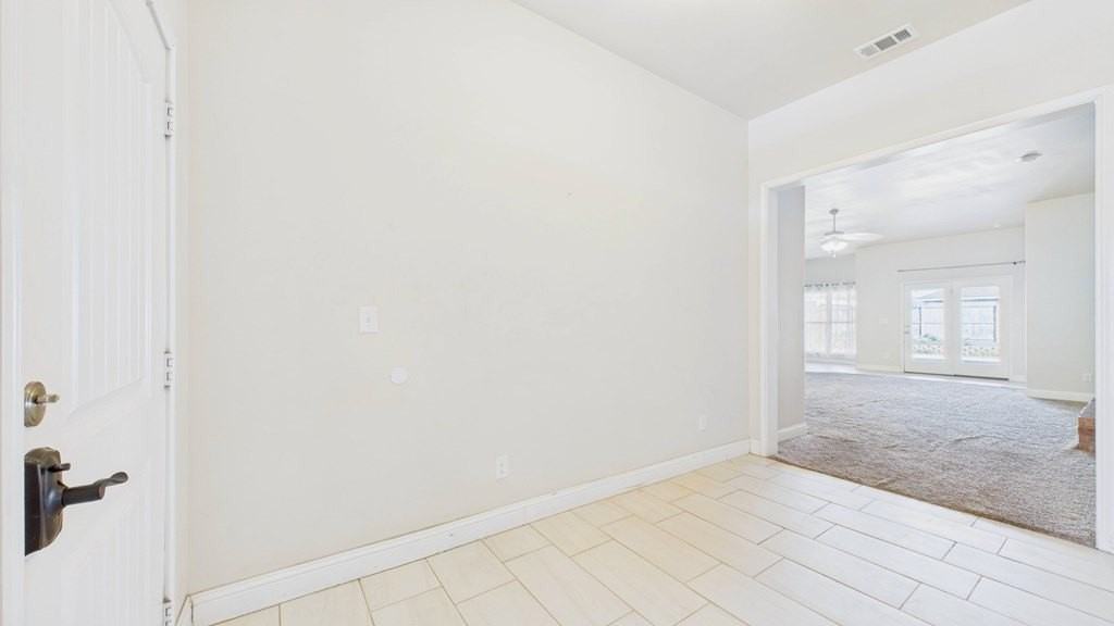 9904 Aloe Ct - Photo 5 of 30