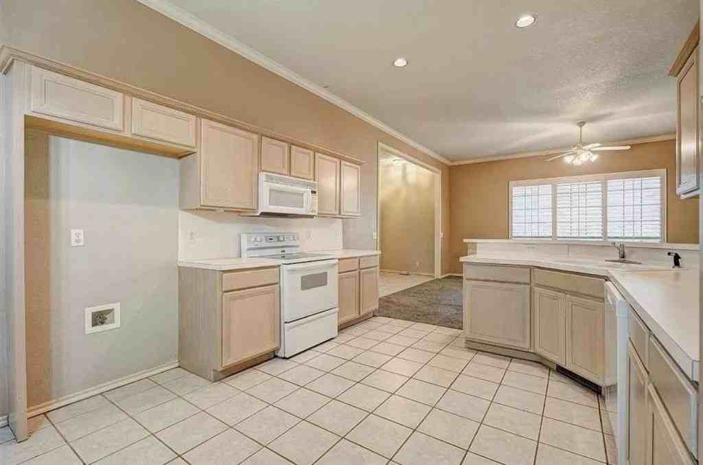 1709 Tenbears Rd - Photo 4 of 7