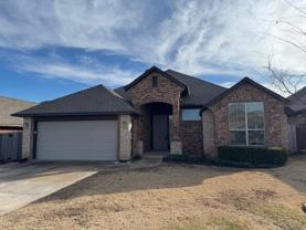 2704 Se 38th St - Photo 1 of 1