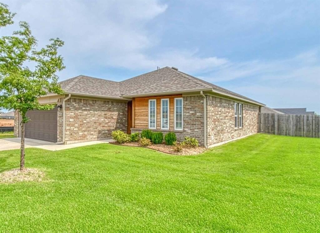 8712 Thera Dr - Photo 2 of 33