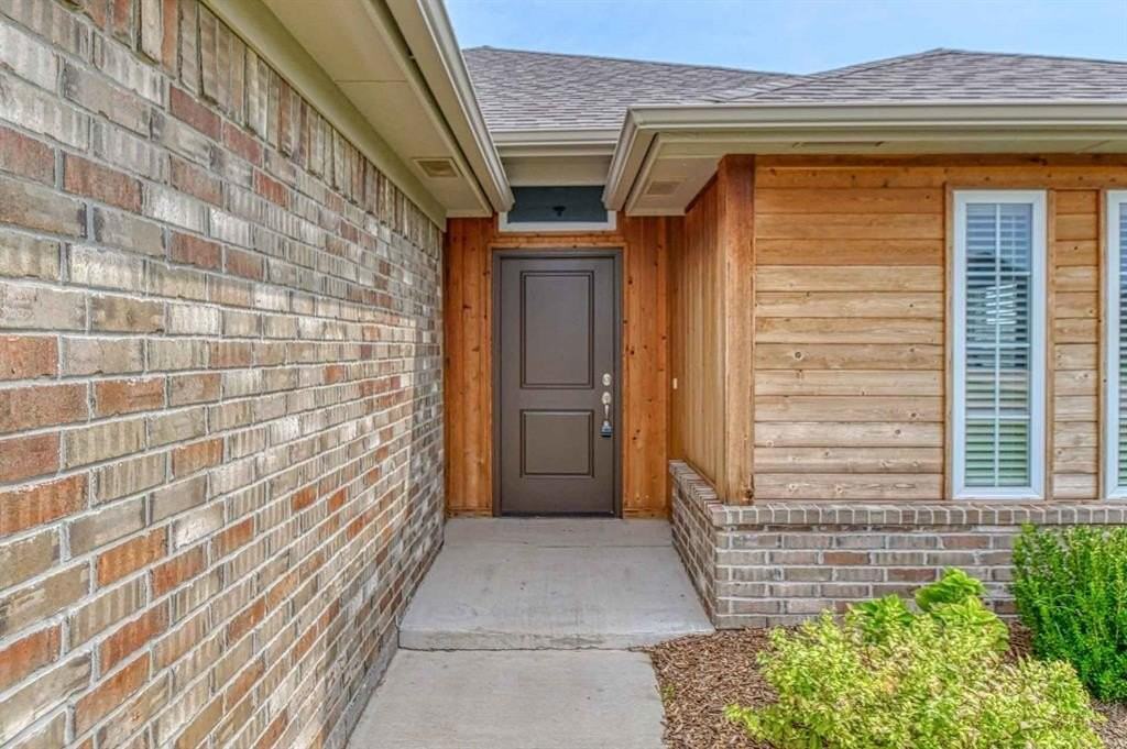 8712 Thera Dr - Photo 4 of 33