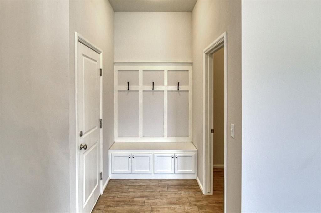 8712 Thera Dr - Photo 6 of 33