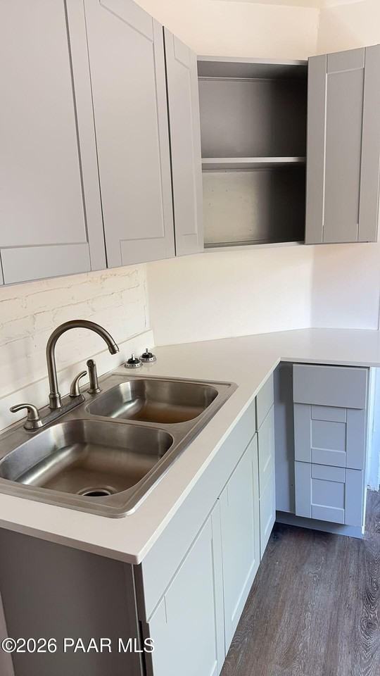 215 E Willis St - Photo 4 of 4