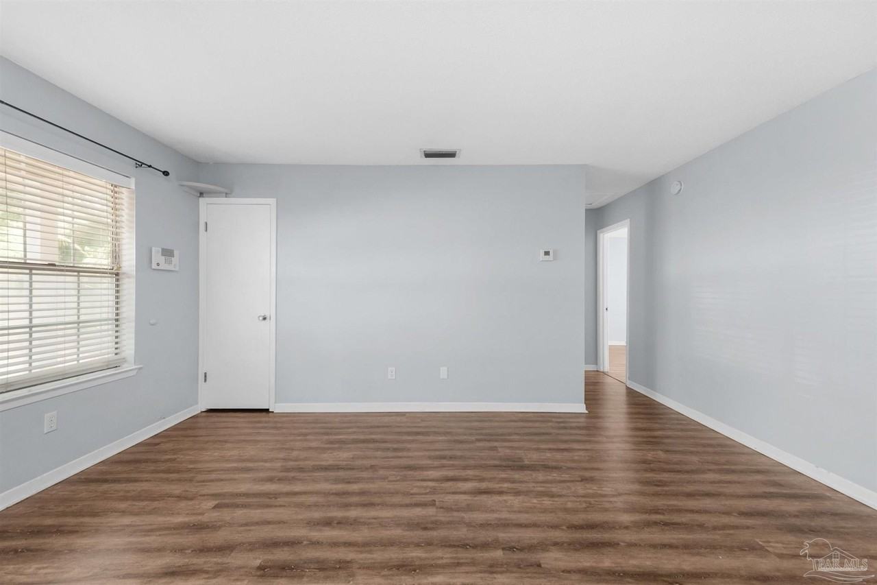 10150 Guidy Ln - Photo 6 of 17