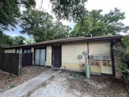 featured image of 6809 Tiki Ln Apt 1 #1