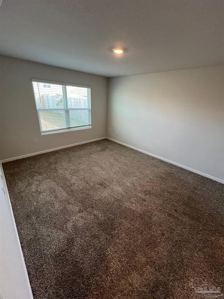 5450 Peach Dr - Photo 3 of 26