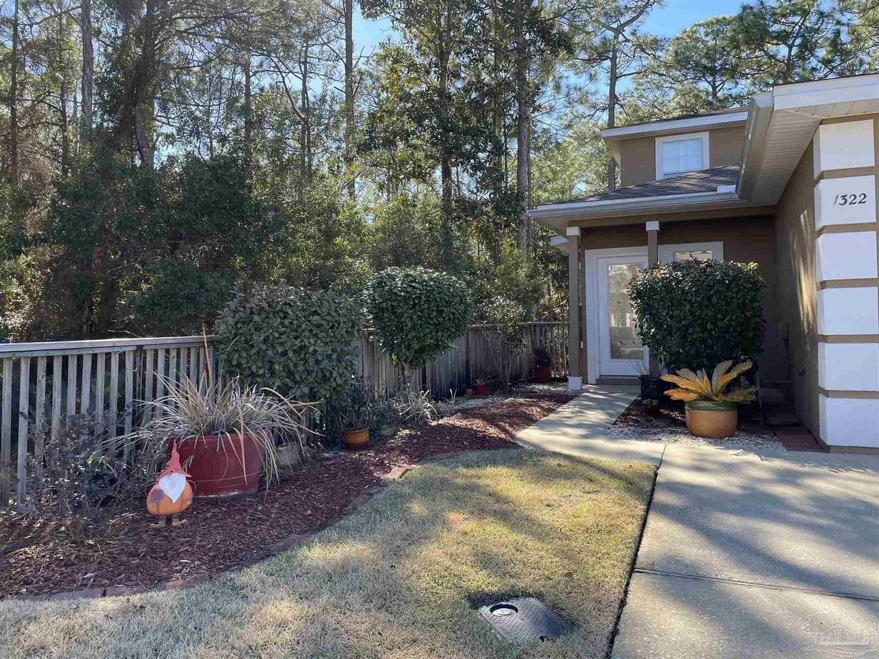 1322 Treasure Cv - Photo 3 of 34