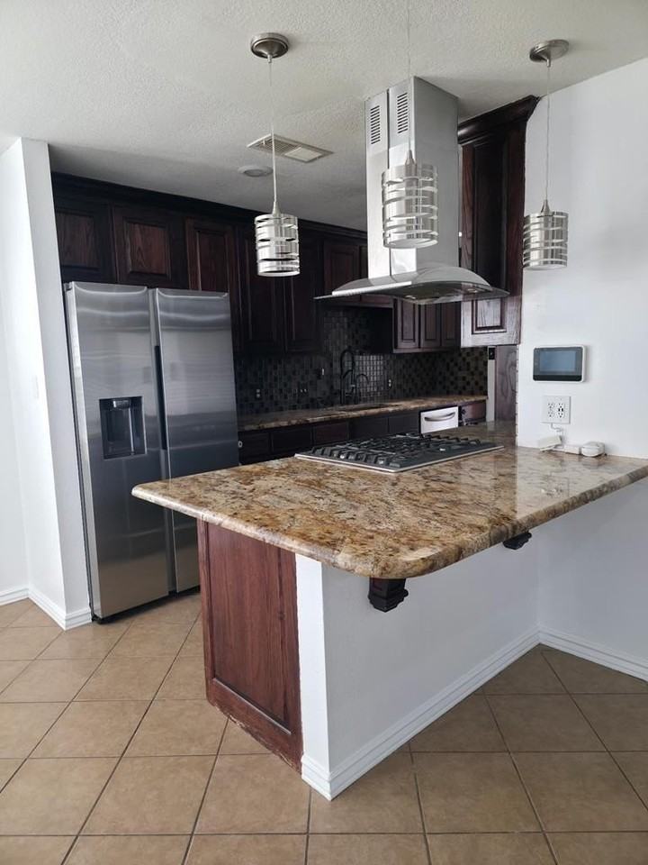 403 Crenshaw Dr - Photo 6 of 30