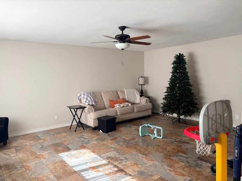 5107 San Antonio Ave - Photo 4 of 17