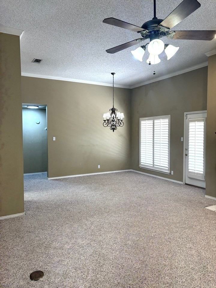 3609 Dentcrest Dr - Photo 6 of 28