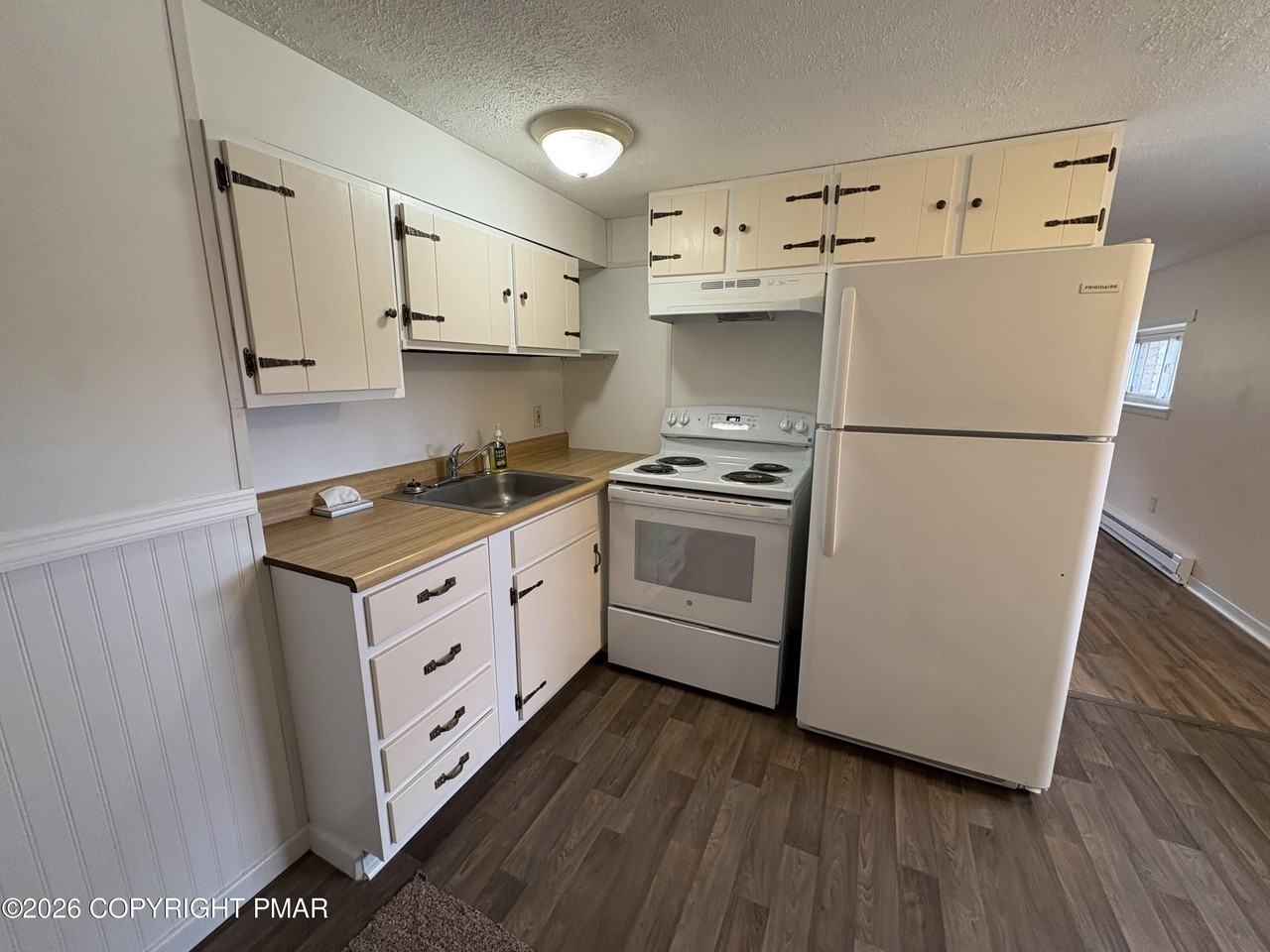 219 Joy Gln Apt 102 #102 - Photo 2 of 6