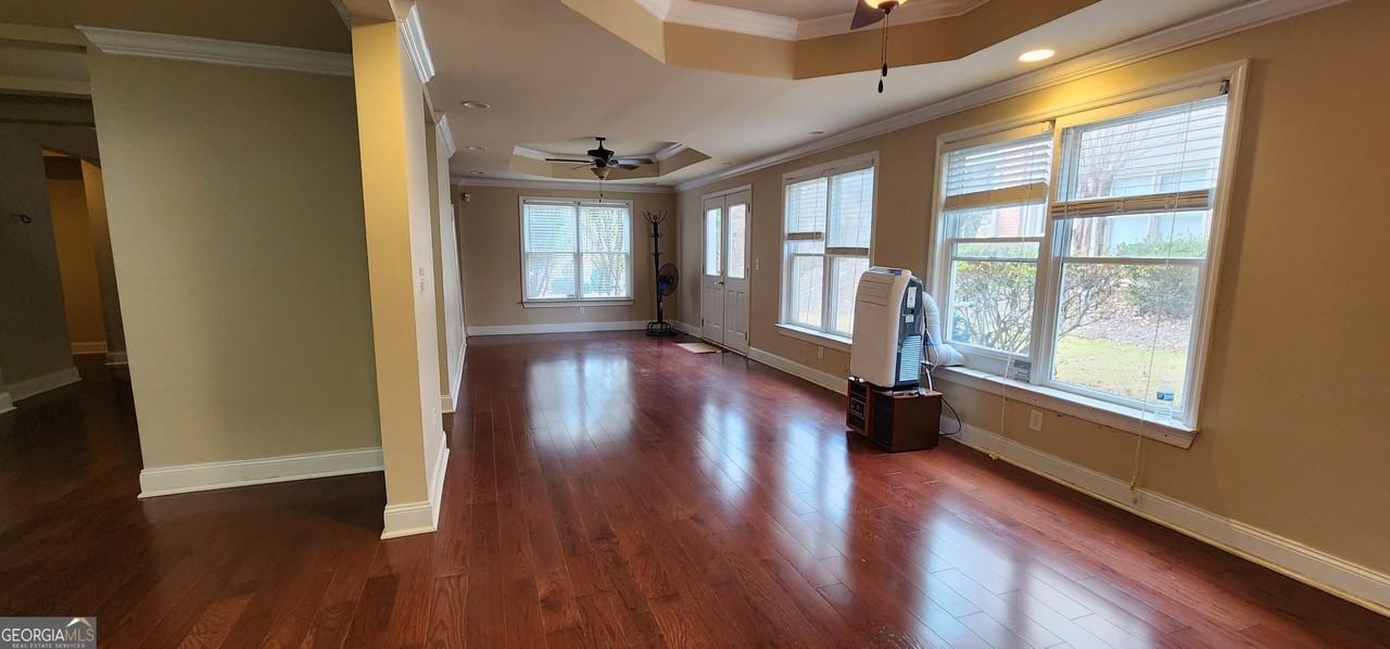 2130 Woods River Ln - Photo 4 of 32