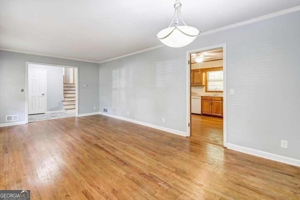 3907 Jerusalem Ct - Photo 7 of 39