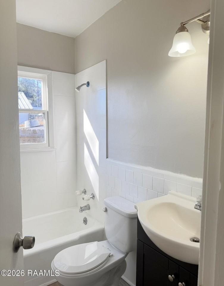 921 N Pierce St - Photo 7 of 7