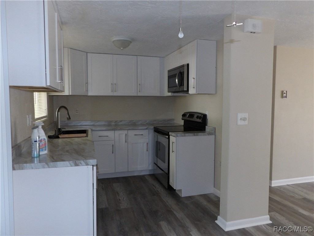 15 Taft St - Photo 3 of 10