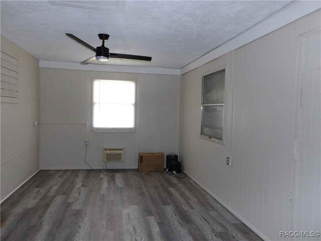 15 Taft St - Photo 5 of 10