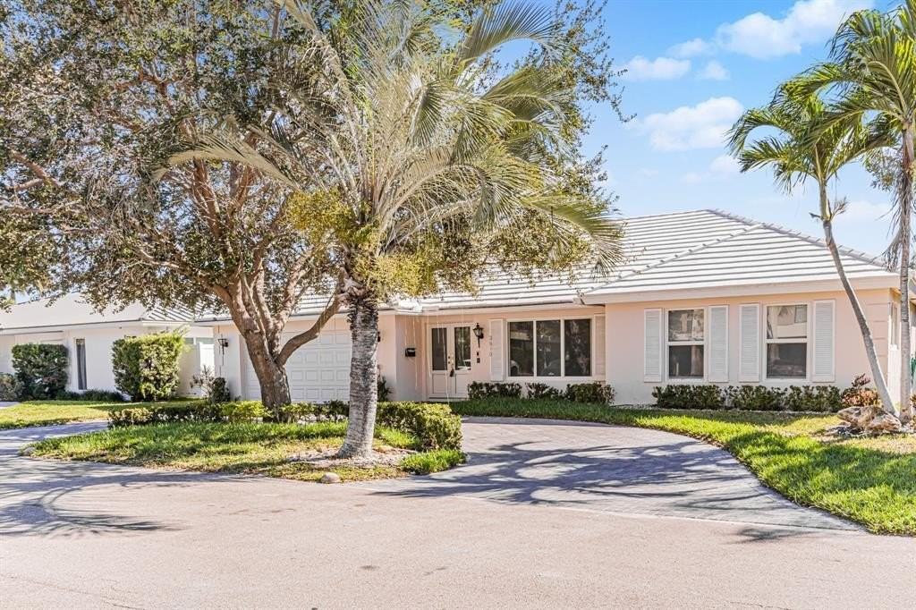 2810 Ne 60th St - Photo 2 of 50