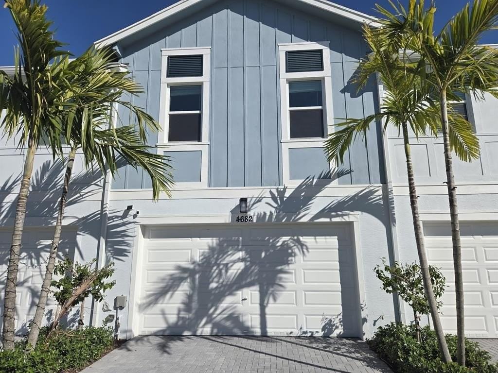 4682 Longwood Lake Sq - Photo 6 of 50