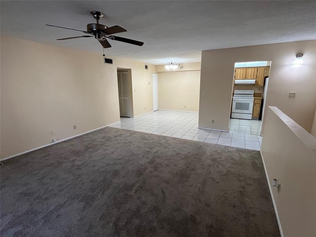 407 Gardens Dr #203 - Photo 4 of 21