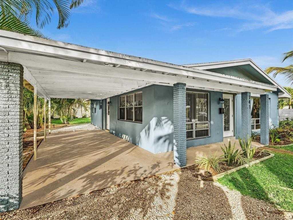 141 Ne 30th Ct - Photo 2 of 19