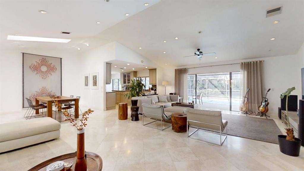 2899 Nw 26th Ave - Photo 6 of 27