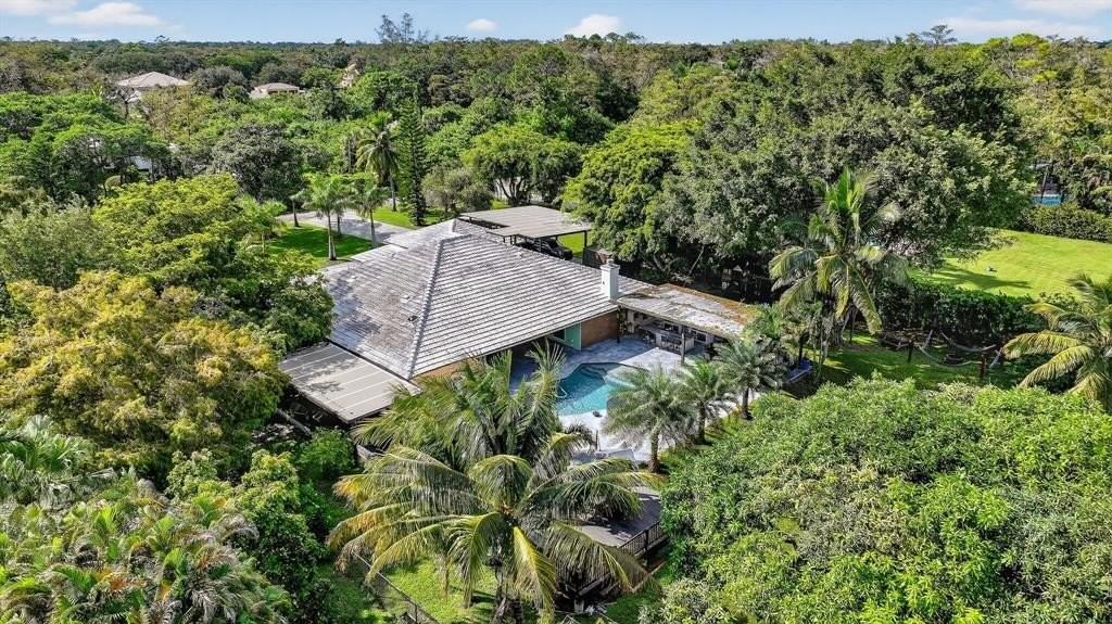 5928 Nw 77th Ter - Photo 6 of 50