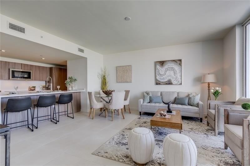 401 N Birch Rd #1012 - Photo 6 of 44