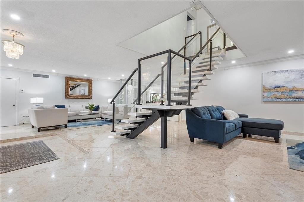 1240 Sw 14th Ave - Photo 7 of 50