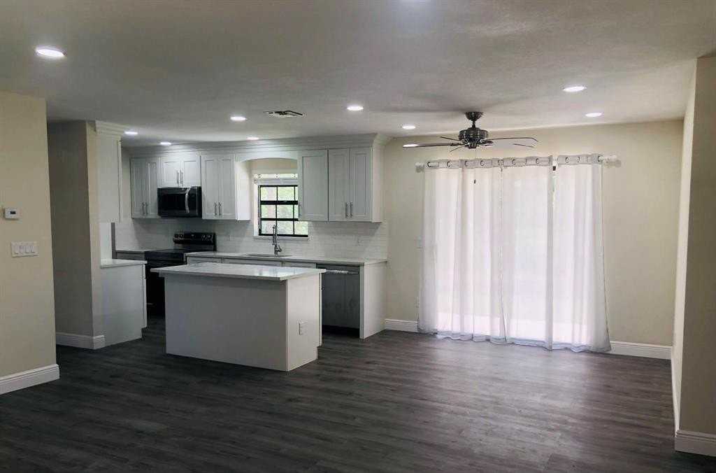 13618 51st Pl N - Photo 2 of 12