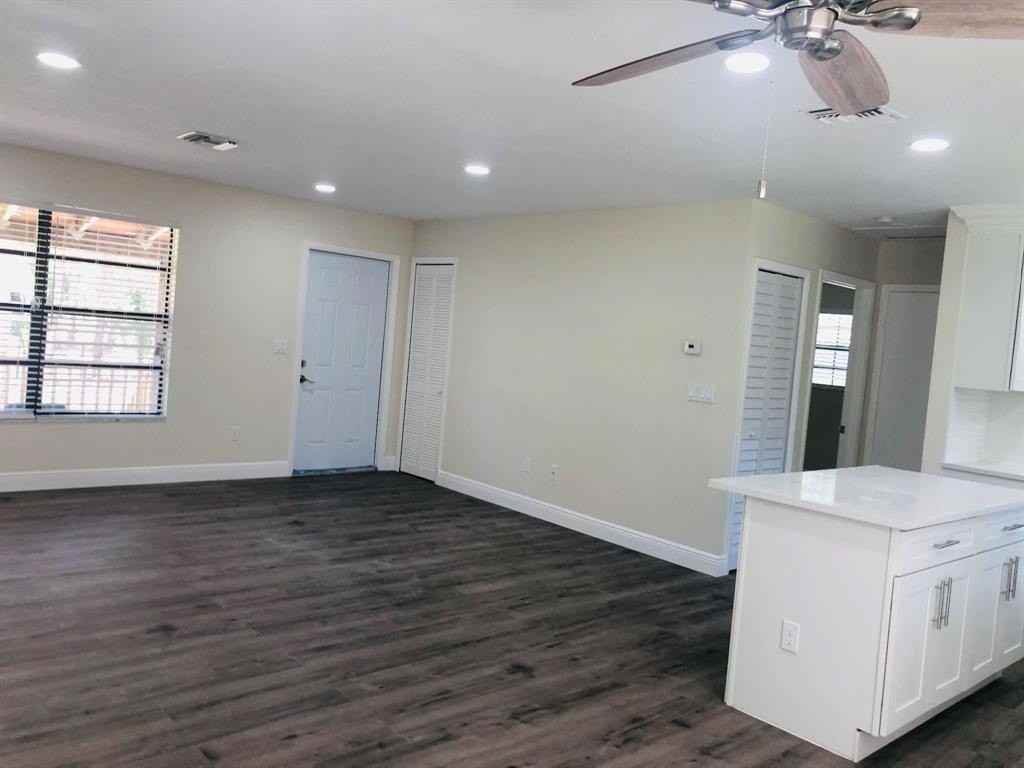 13618 51st Pl N - Photo 3 of 12