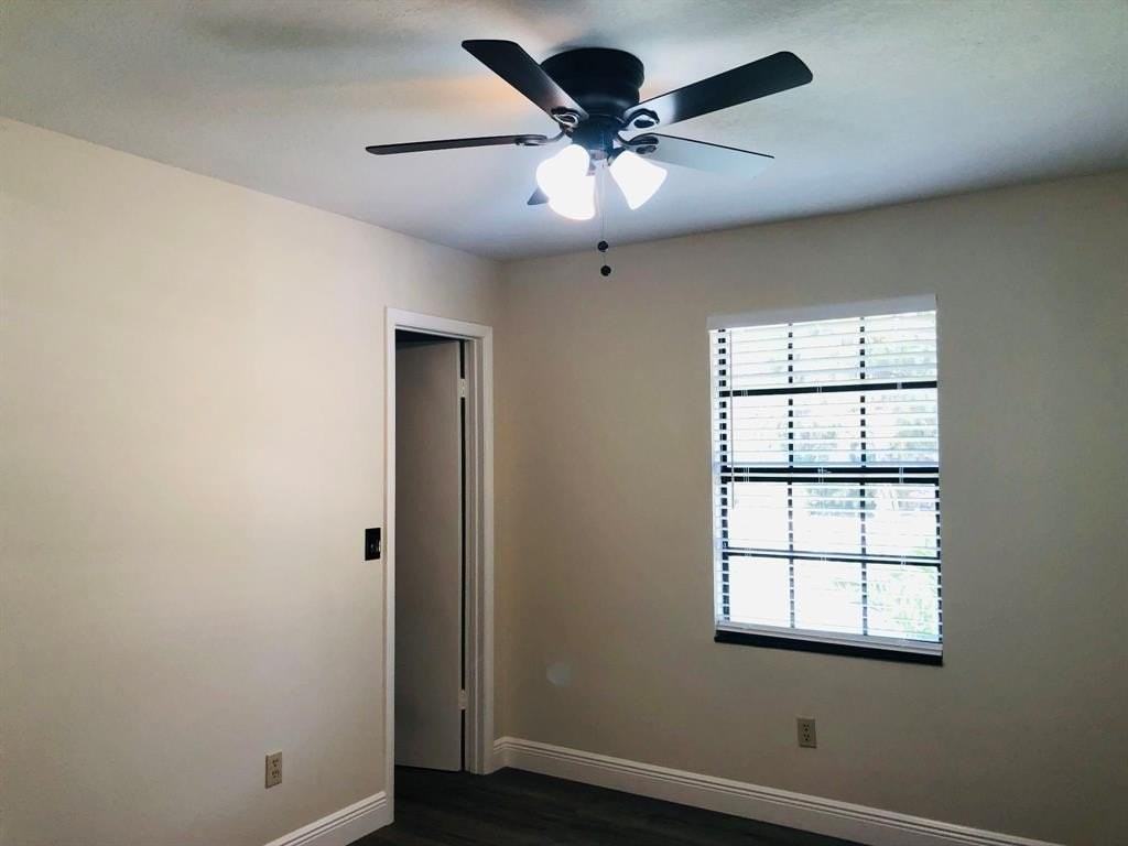 13618 51st Pl N - Photo 4 of 12