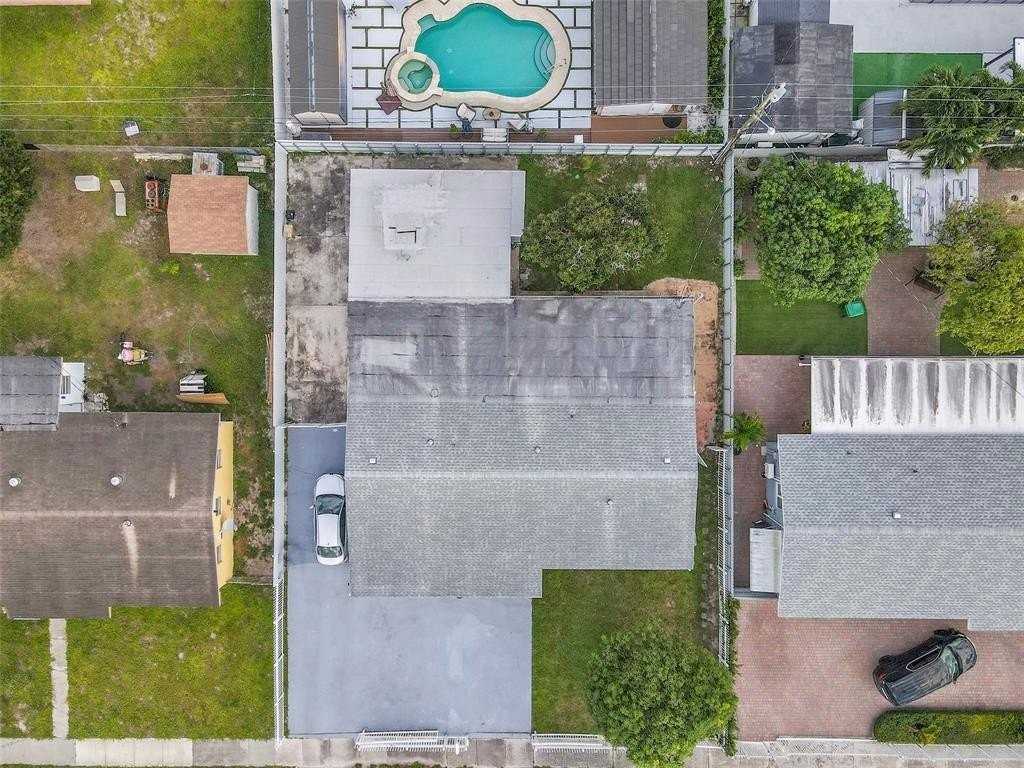 18515 Nw 42nd Pl - Photo 2 of 10