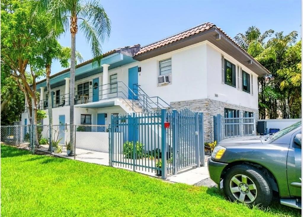 1605 E Broward Blvd #5 - Photo 3 of 13