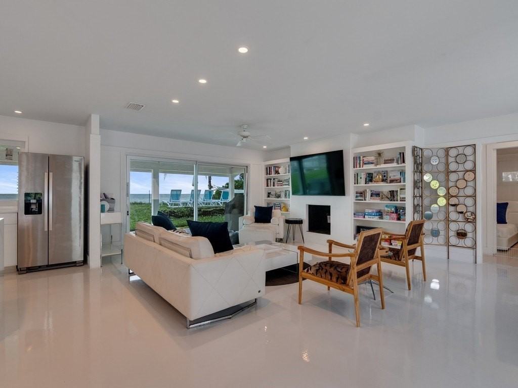 955 Reef Ln - Photo 2 of 34