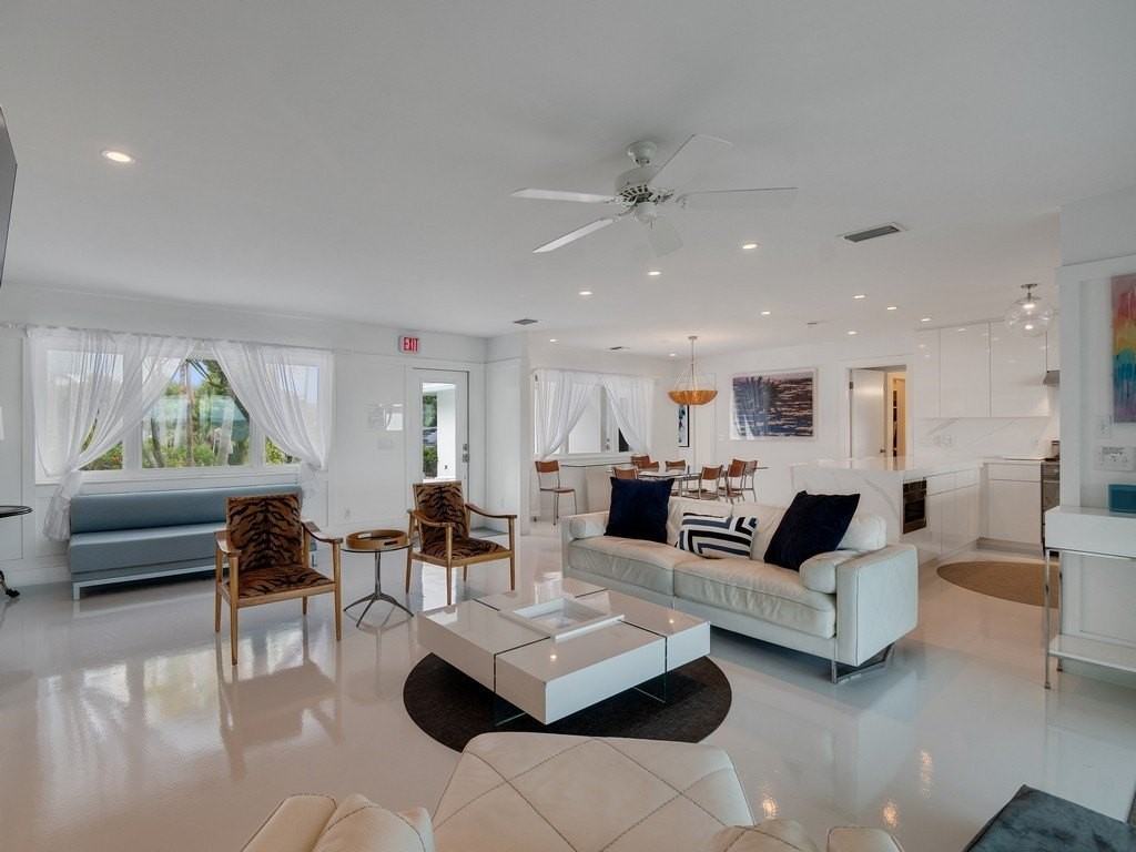 955 Reef Ln - Photo 3 of 34