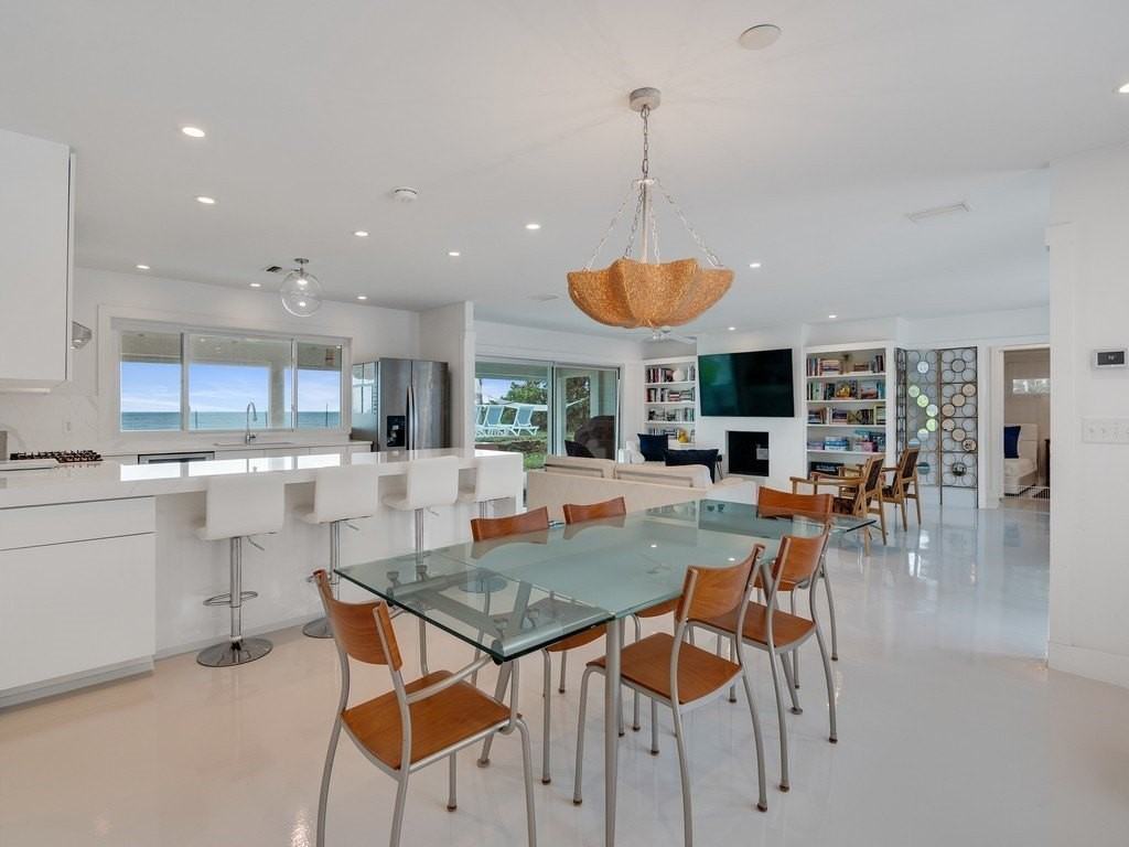 955 Reef Ln - Photo 7 of 34