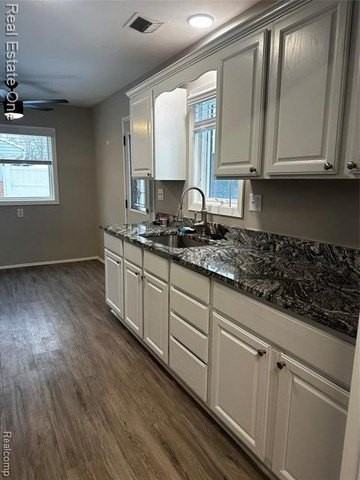 38 Kenyon Dr - Photo 3 of 13