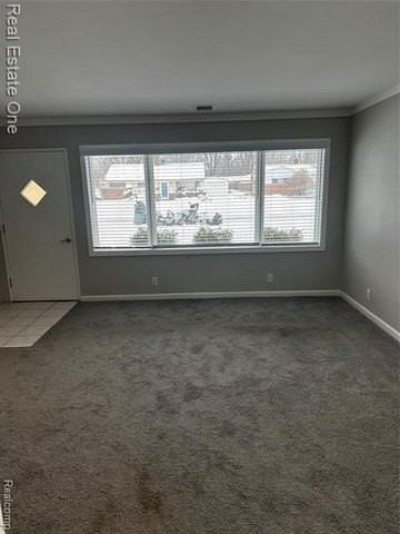 38 Kenyon Dr - Photo 6 of 13