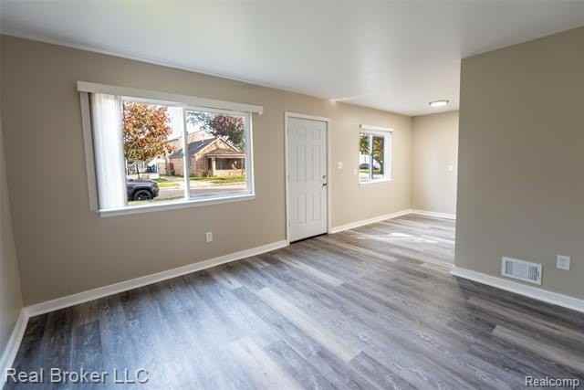 27285 Lawnwood St - Photo 3 of 25