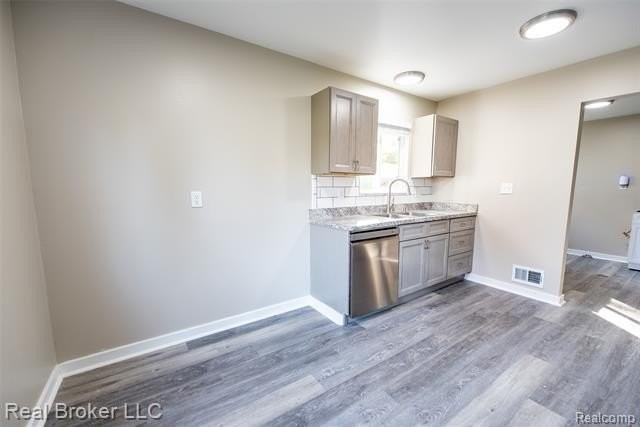 27285 Lawnwood St - Photo 5 of 25