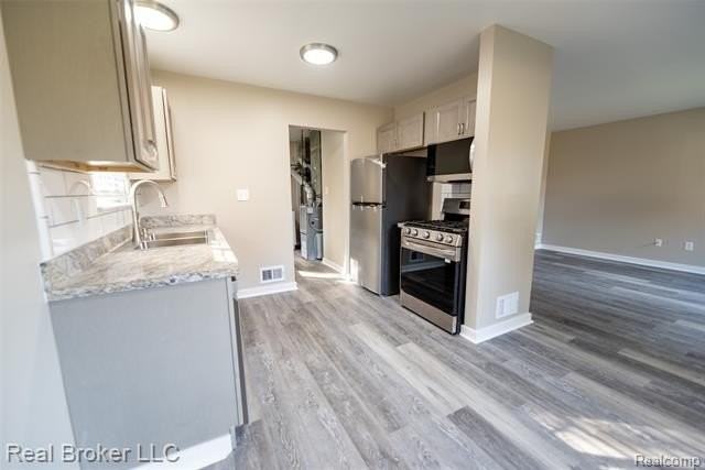 27285 Lawnwood St - Photo 7 of 25